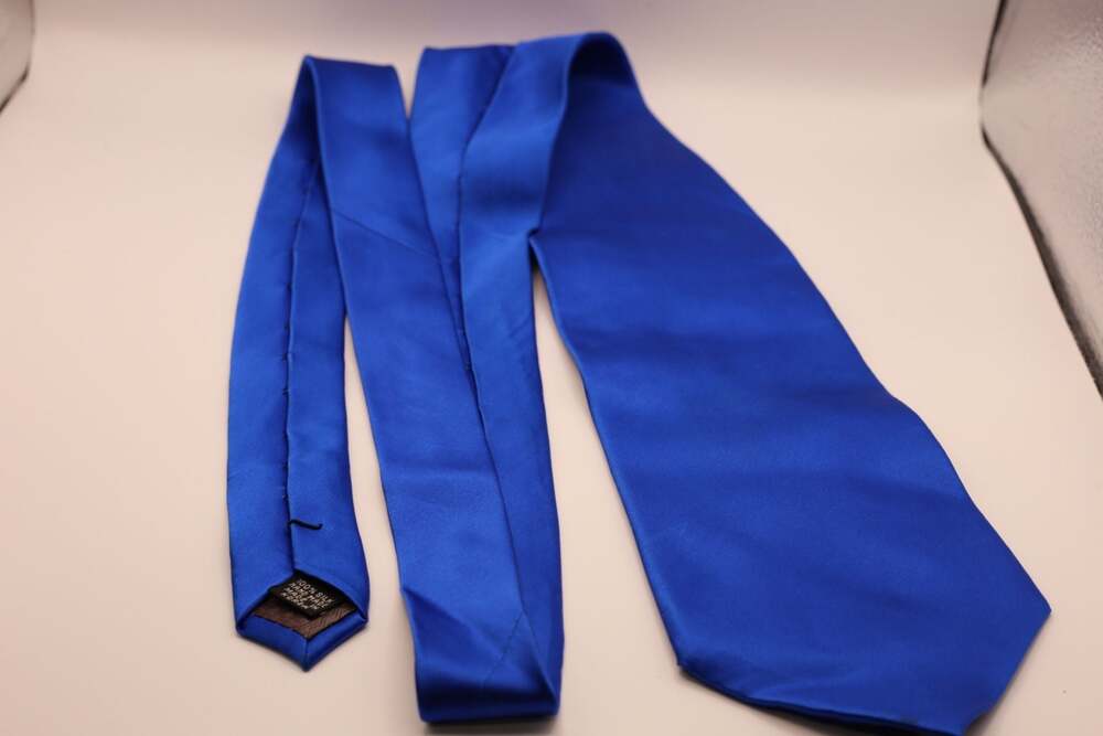 Bruno Piattelli Royal Blue Solid 100% Silk Necktie